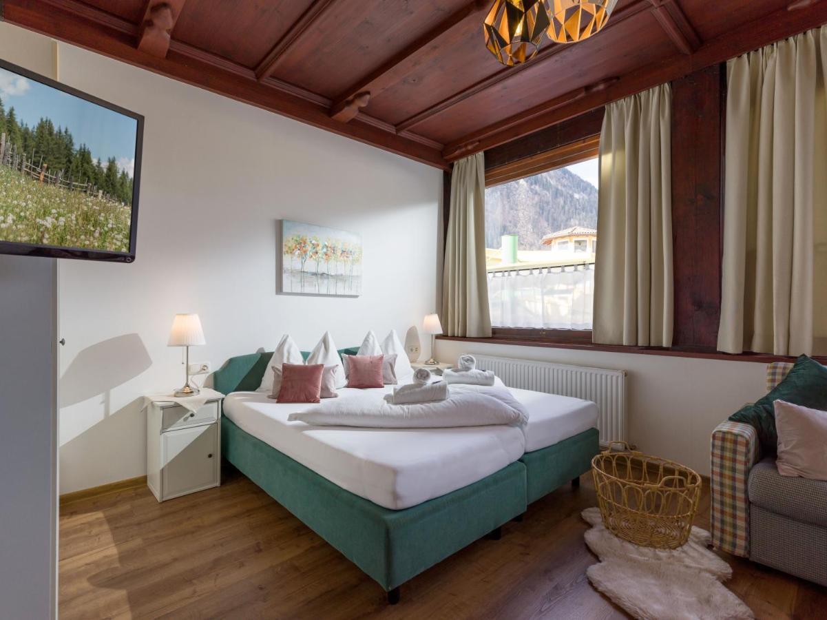 Gasthof Restaurant Waldcafe Mayrhofen Exterior photo