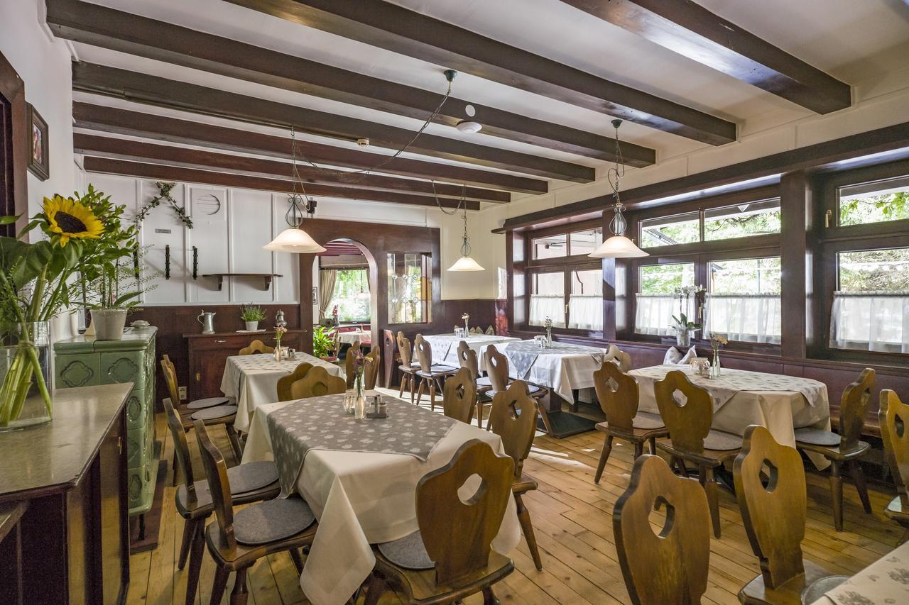 Gasthof Restaurant Waldcafe Mayrhofen Exterior photo